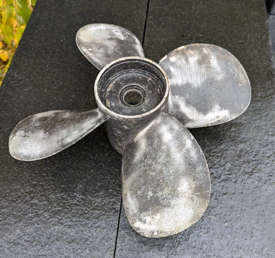 Alte Schiffsschraube Bootspropeller 4 Blatt Aluminium - Bild 3 von 4