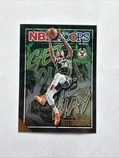 2019-20 Panini NBA Hoops Get Out the Way HOLO Giannis Antetokounmpo #14 Bucks