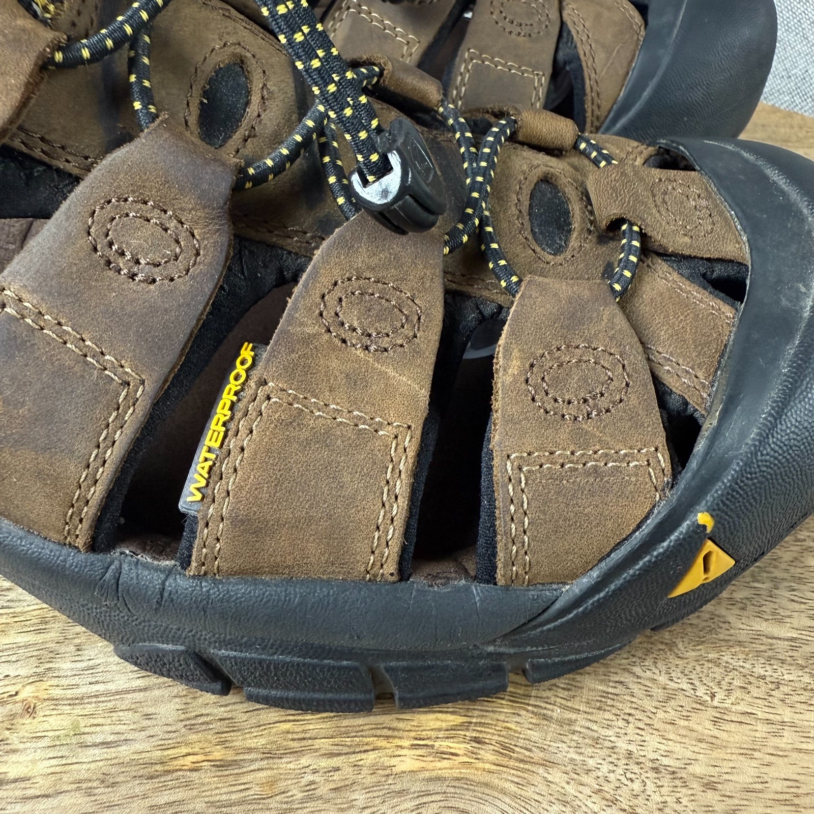 Sandali sportivi KEEN Newport H2 da uomo 9 scarpe da pescatore d'acqua in pelle marrone