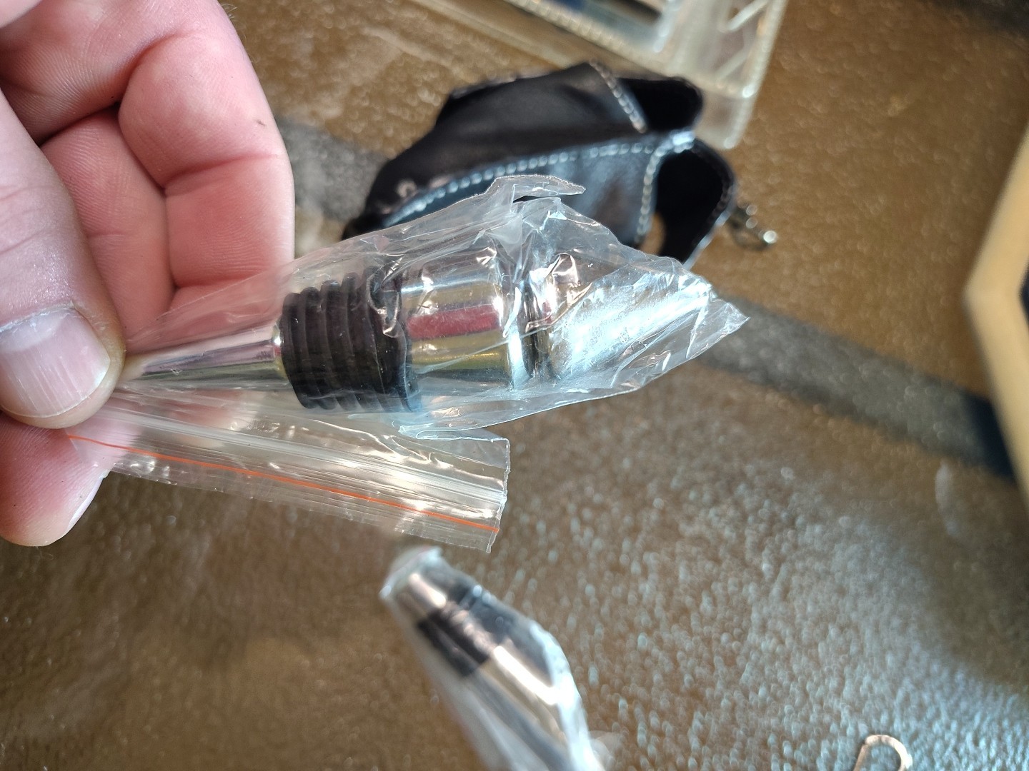 The Caddy O Wine Bottle Carrying Tote Corkscrew Chiller Black Black Leather