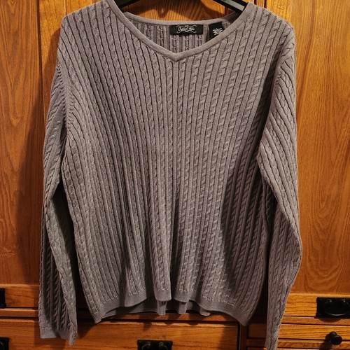 Crystal Kobe Women's Cable-knit V-Neck Sweater Size Large Light Green EUC