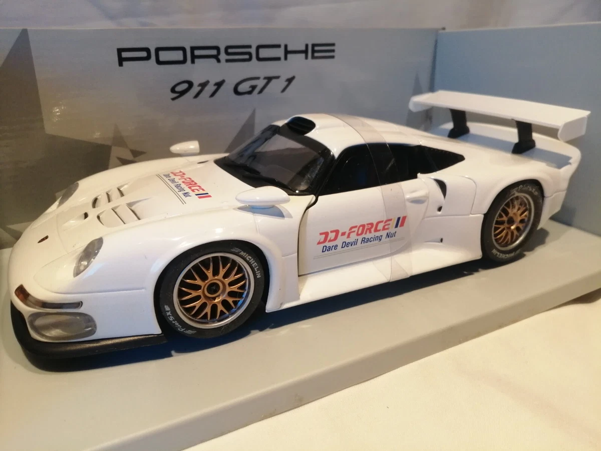 自動車 Porsche911 GT1 RacingCollection UTmodels UT Models Porsche GT1 By Scale Reviews - YouTube