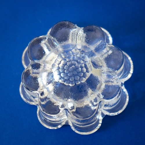 Plato de baratija o soporte para candelabro de vidrio margarita DARTINGTON CRYSTAL - Imagen 7 de 7