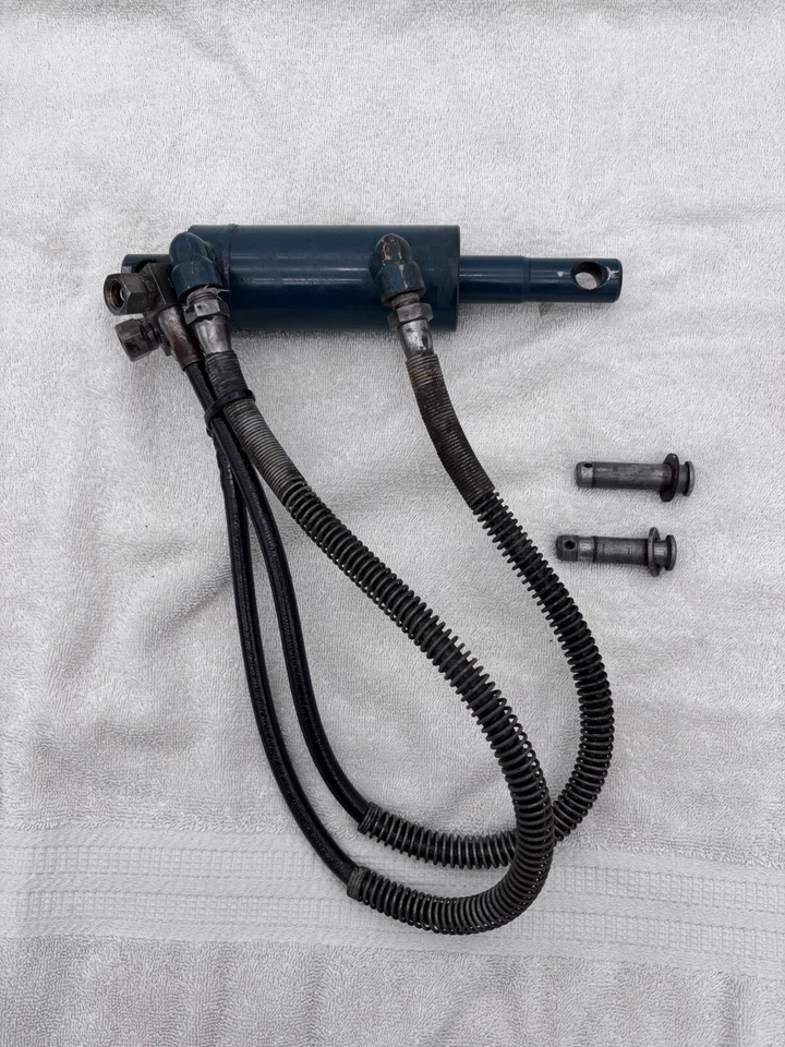 Kubota G6200 66061-36500 HST Mower Deck Lift Hydraulic Cylinder & Hoses - Image 2 of 4