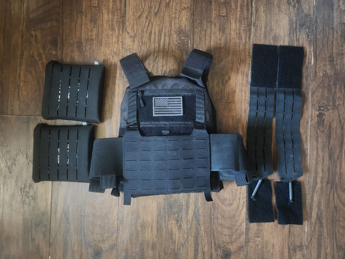 One tigers プレートキャリア EMERSON FirstSpear Strandhoggタイプ プレートキャリア RG