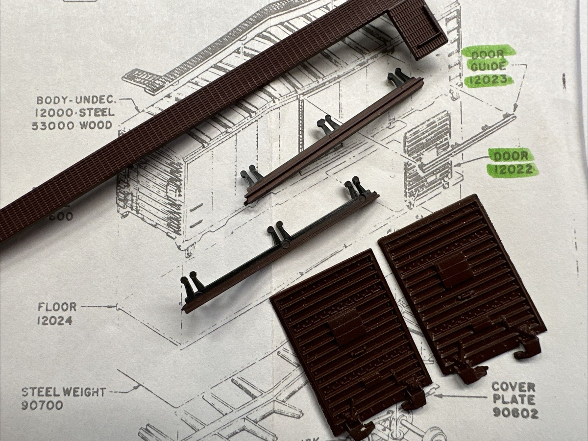 Athearn HO 40' Box Car Parts - Doors, Door Guides & Roof-walk
