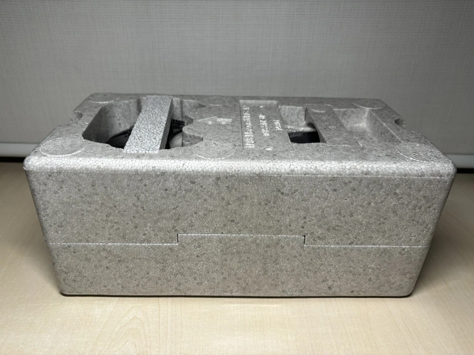 AUTOart Signature Maserati MC12 Road Car Blue 75802 1:18 - Imagen 2 de 4