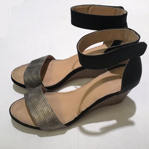 cl by laundry hot zone wedge sandal