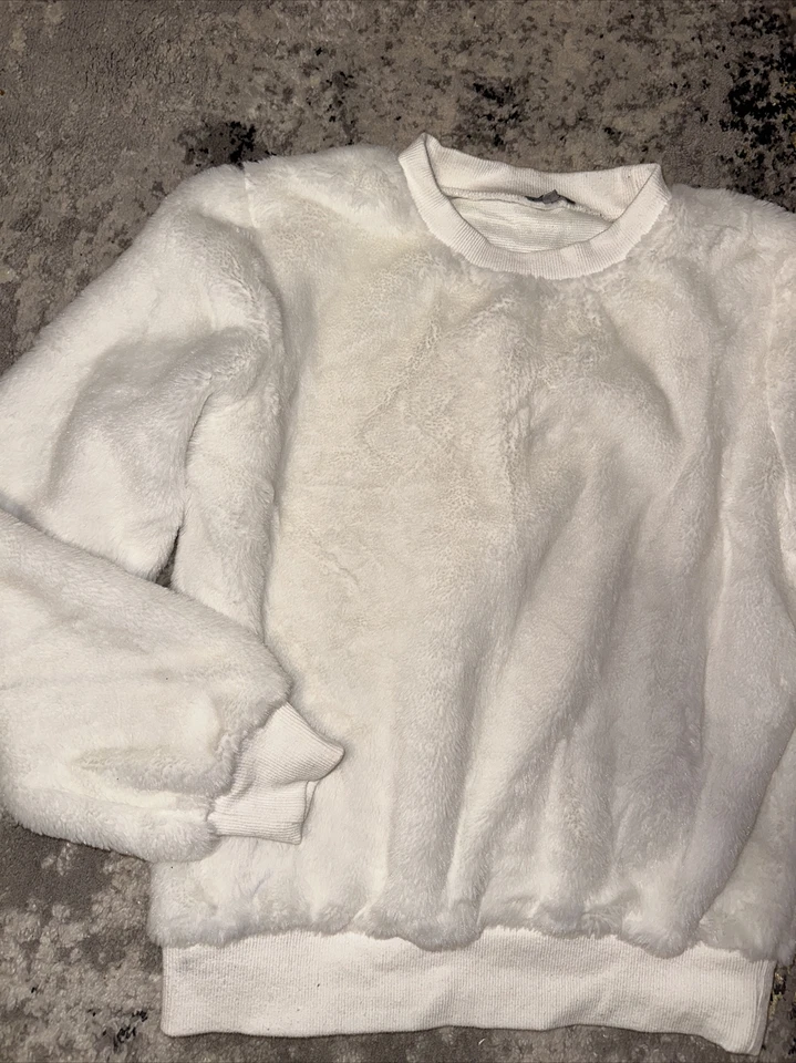 Suéter de piel blanca Charlotte Russe talla pequeña piel sintética junior para mujer Foto 2 de 3