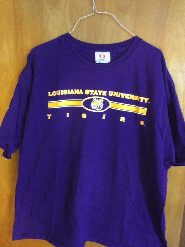 LSU Tigers T-shirt - Mens - 2XL- Used