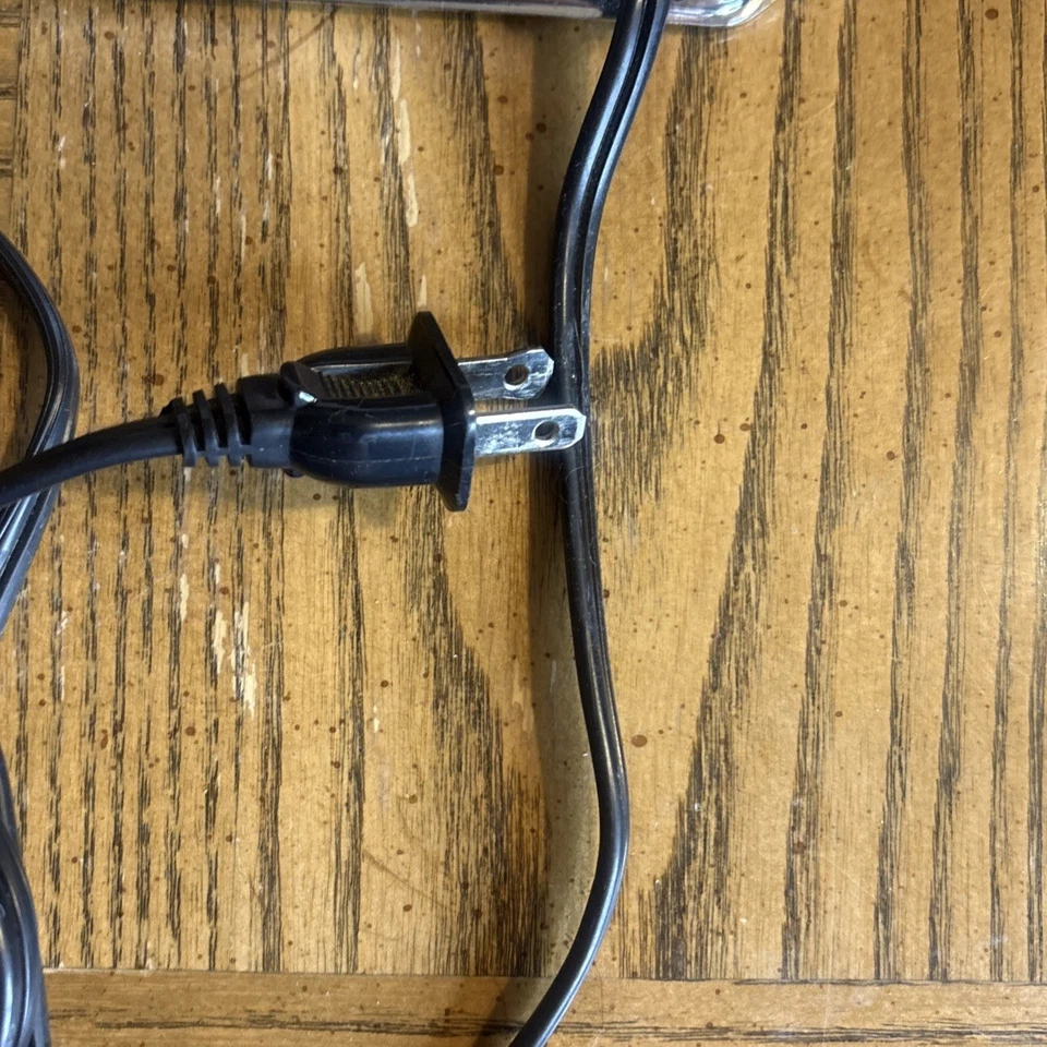 Radio Shack 20dB Signal Amplifier UHF VHF FM 15-1113B Archer 117 VAC 60Hz 3.6WOp - Image 2 of 4