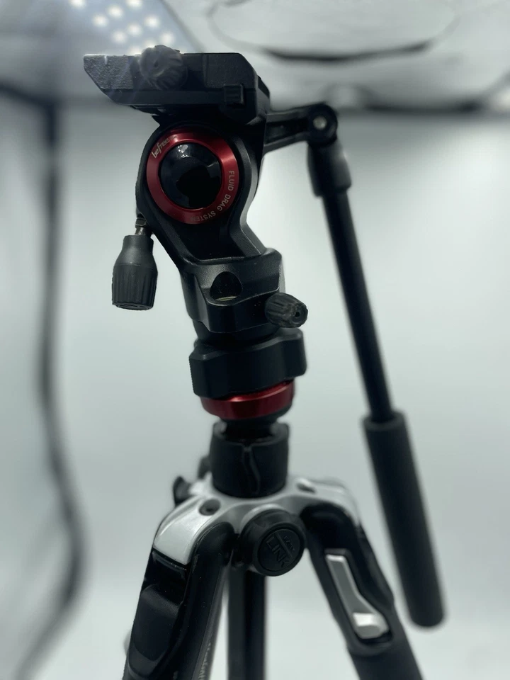Manfrotto Befree Twist Leg Locks Tripod - Black (MVKBFRT-LIVEUS) - Image 2 of 4