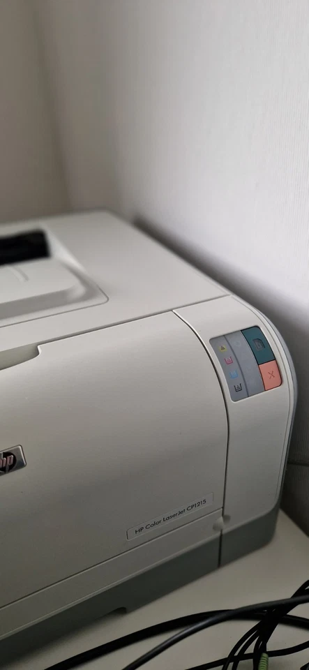 HP Color LaserJet CP1215 Farblaserdrucker DIN A4 USB CC376A *gebraucht* - Bild 2 von 4