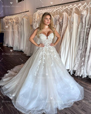 Sweetheart V Lace Tulle A Line Wedding Dress Floral Applique Bridal Gown Train
