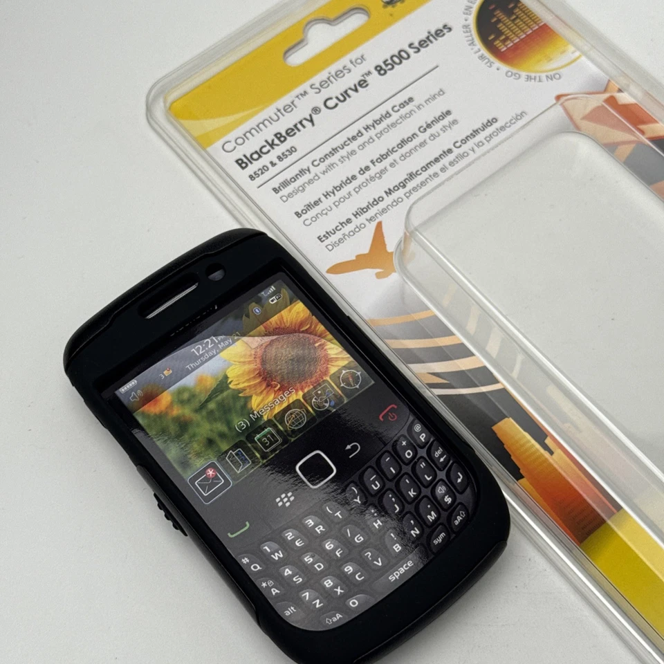 Otterbox Commuter Case Dual Layer Black Cover for BlackBerry 8520 8530 9300 9330 - Image 2 of 4