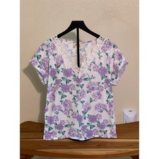 BiBi Women's Floral Print V Neck Lace Trim Short Sleeve Top Purple Flowers