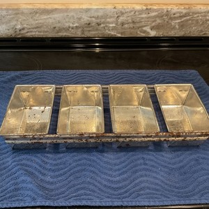 4-Loaf Pullman Style Multi-Section Metal Loaf Pan Silver 14x7x4 in