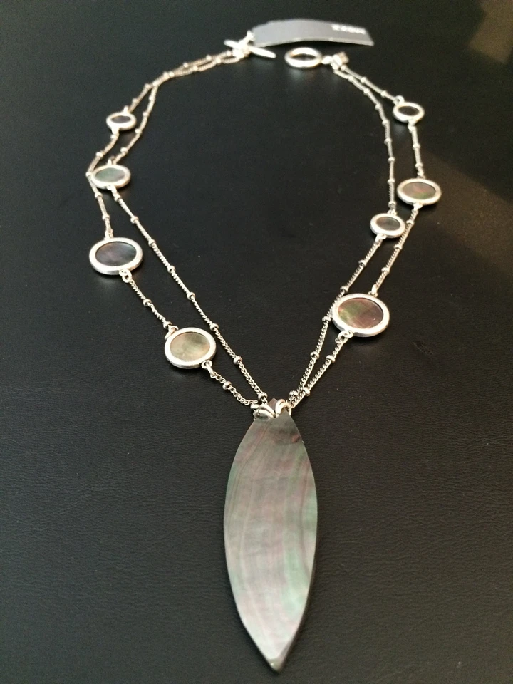 Nuevo collar de madreperla MEXX