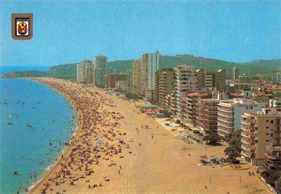 Platja d Aro Costa Brava ES Strand Hochhaeuser Badegaeste Costa-Brava Meer Hotel