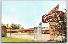 Meeker Colorado~The Gentry Motel~Neon Sign Close~Telephone Booth~1950s Cars