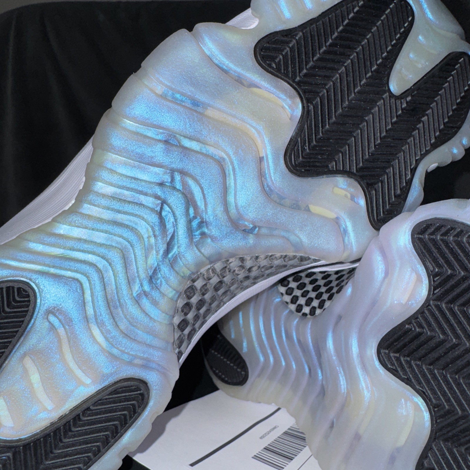 Air Jordan 11 Men's Sneakers Retro Low Emerald Iridescent, Size 9. 528895-145 thumbnail 8