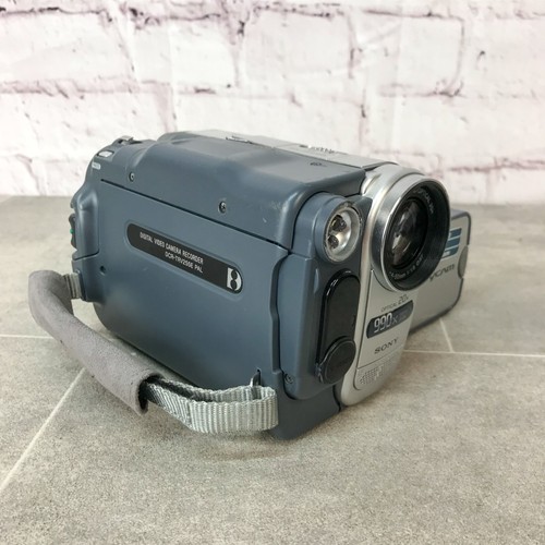 Sony DCR-TRV255 Digital8 Tape Digital Video Camera HANDYCAM + 2 x Batteries - Picture 7 of 11