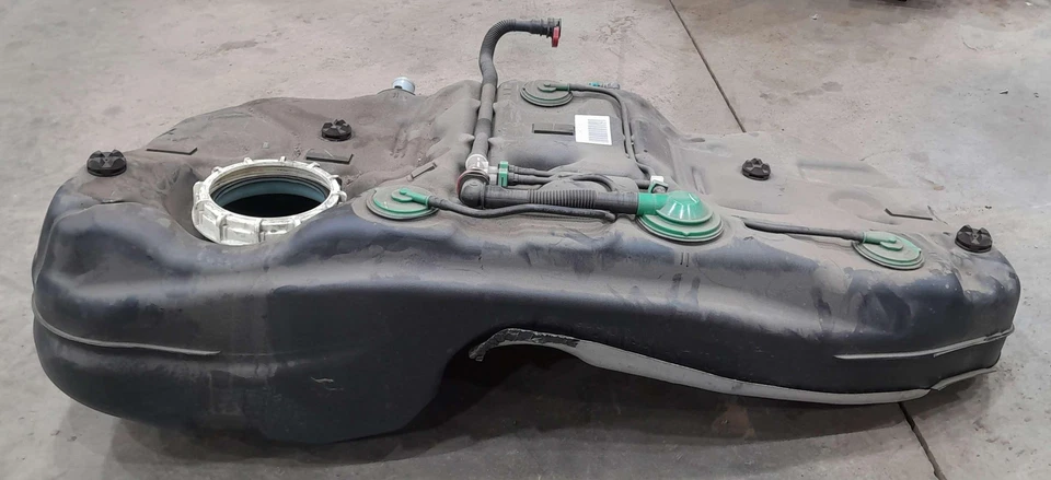 Conjunto de tanque de combustible Subaru Impreza 2017-2023 OEM 42012FL01A Foto 4 de 4