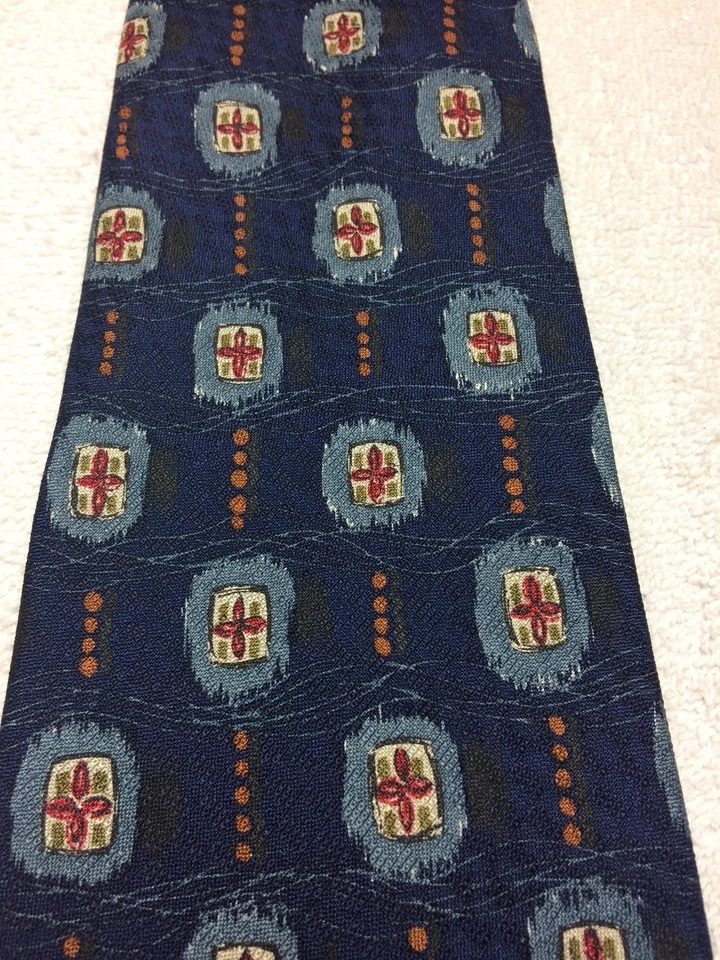 GUESS CORBATA HOMBRE AZUL CON ROJO NARANJA VERDE Y AZUL CLARO 4 X 58 Foto 3 de 4