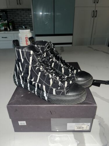 Mario Valentino Shoe Size 8.5 Black & White Leather Rubber Sole lace up  Sneakers — Labels Resale Boutique