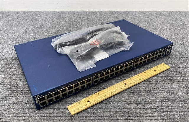 Serveur de console série HPE 48 ports (International) | Boutique HPE France