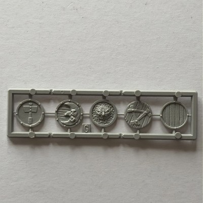 Games Workshop Warhammer Citadel Shields x5 Sprue Shield Evil Orks Chaos Goblins