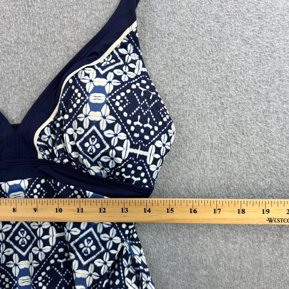 Traje de baño Tommy Bahama Tankini para mujer grande estampado geométrico Top traje de baño Foto 2 de 4