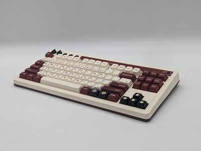 8Bitdo Retro Mechanische Tastatur Fami Edition Bluetooth USB-C Tauschbar Gaming