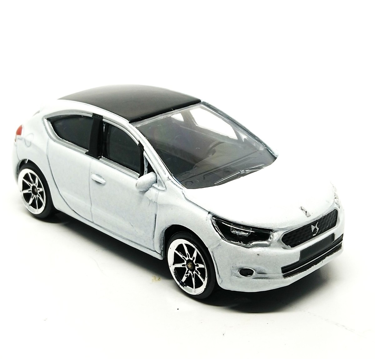 Majorette Citroen DS4 Facelift White - Black Roof - 8S - 1:64 (3