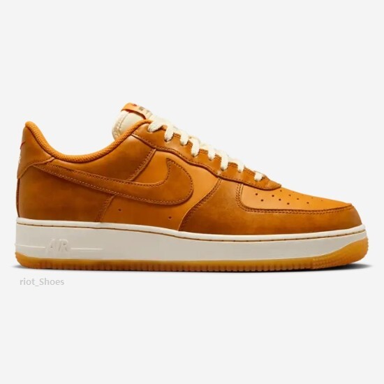 Модель Nike Air Force 1, самая низкая с 1982 года, цвета Рассвет и закат солнца (HQ3639-720).