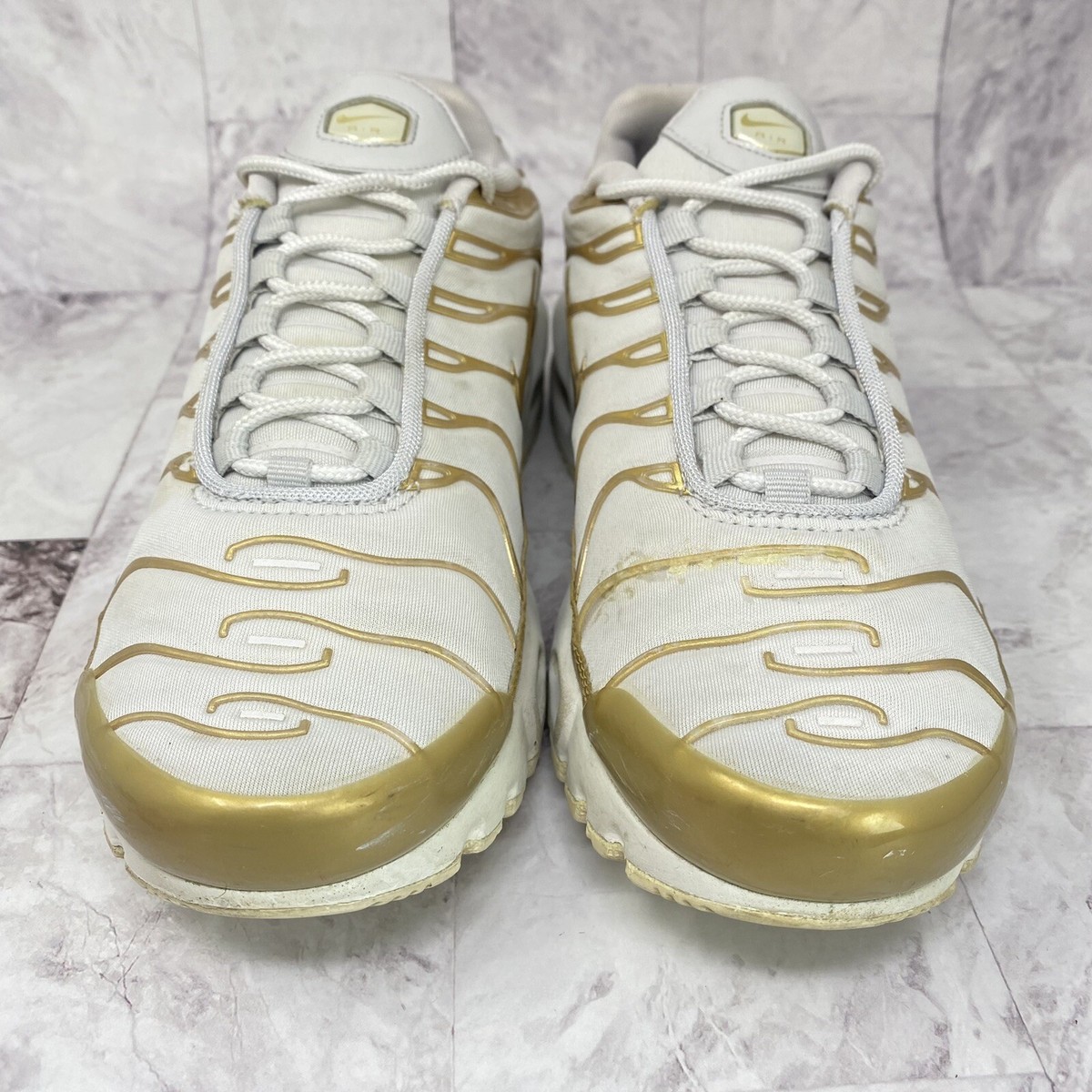 nike air max plus vast grey metallic gold