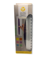 Wilton 3 Piece Icing Comb Set 6 Different Textures (9x3 in / 22.8 x 7.6 cm) NEW