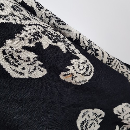 BCGB Max Azria Ruba Lace Jacquard Silk Knit Cardigan Womens XS White Paisley - Picture 8 of 9