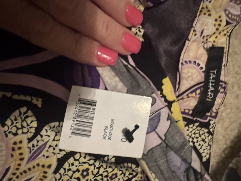 CAMISA COMPLETA Tahari NUEVA CON ETIQUETAS TALLA 10 Púrpura Negra Floral Paisley IMPRESA ACAMPANADA Art DECO Foto 4 de 4