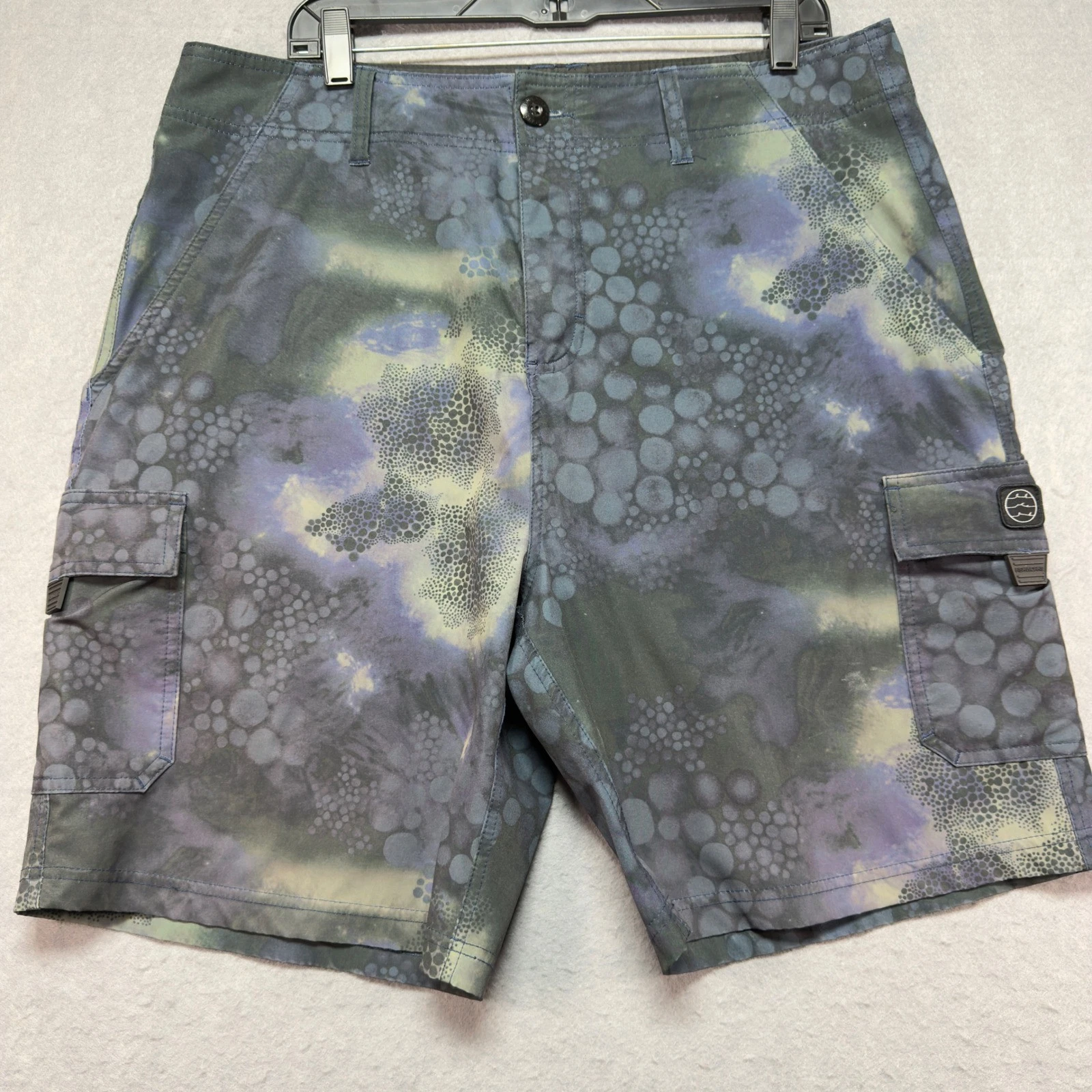 Fishworks Mens Blue Green Purple Abstract Bubble Scales 36x8 Cargo Board shorts