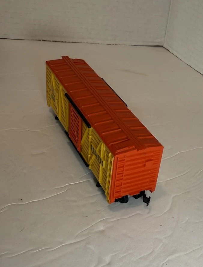 TYCO DURANGO KC 40394 LIVESTOCK CATTLE CAR - HO Scale - Image 3 of 4