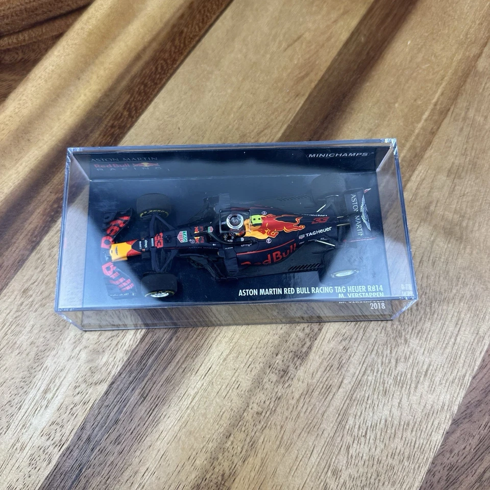Minichamps Aston Martin Red Bull Racing Tag Heuer RB14 M. Verstappen 1/43 2018 - Image 4 of 4