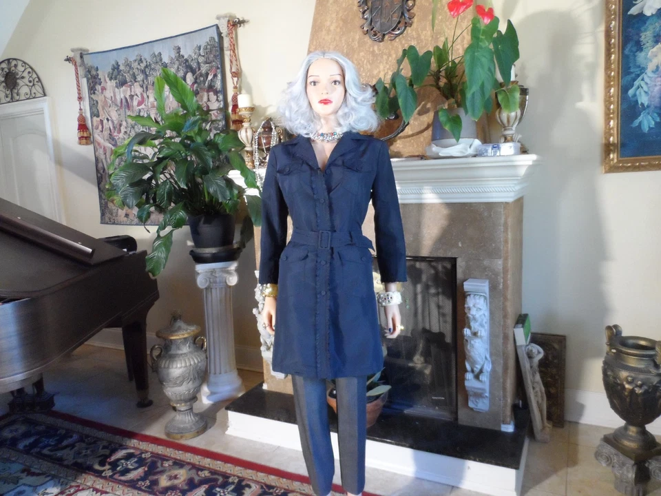 Gabardina Prada azul marino mezcla seda nailon con detalle de volantes talla IT 44/US 8 Foto 2 de 4