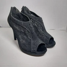 Coach and Four Womens Size 8 Lace sequin Bridal High Heel Peep Toe shoes