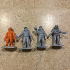 Astronaut Space Toy Action Figures MPC Gray Orange Plastic Lot Of 4