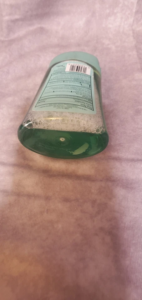 Lysol Suave en la Piel Sin Tacto Repuesto para Manos Hidratante Pepino Sandía 8.5 OZ Foto 4 de 4