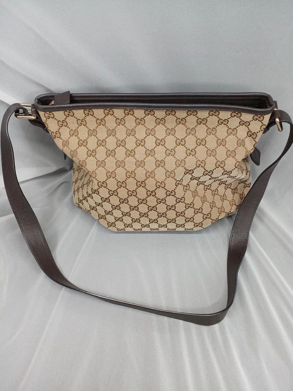 Sac à bandoulière toile GUCCI GG 388930   Tache sur doublure