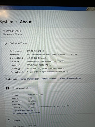 Alienware m17 R5 AMD 3070ti - Picture 2 of 5