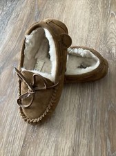 DEARFOAMS Sherpa Lined "Fireside" Moccasin Slippers w/ ties Youth Size 1