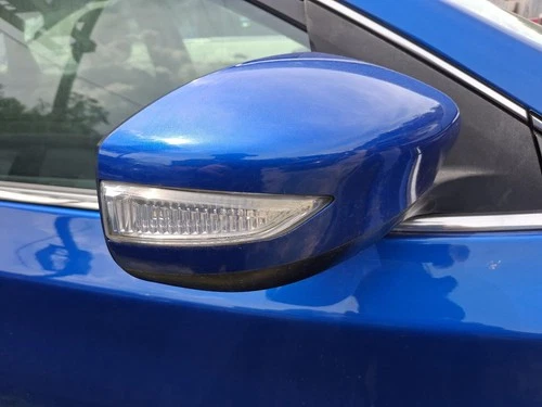 Used Right Door Mirror fits: 2015 Nissan Sentra Power w/turn signals LED SR Righ